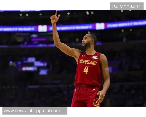 莫布里展现防守实力13投7中贡献16分7篮板3盖帽正负值高达11 莫布里展现防守实力13投7中贡献16分7篮板3盖帽正负值高达11